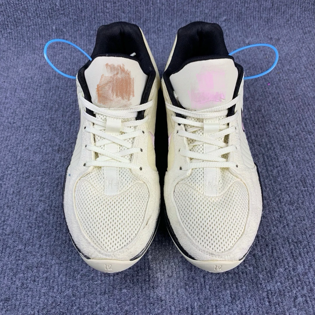 43码 贾2 米白 篮球鞋