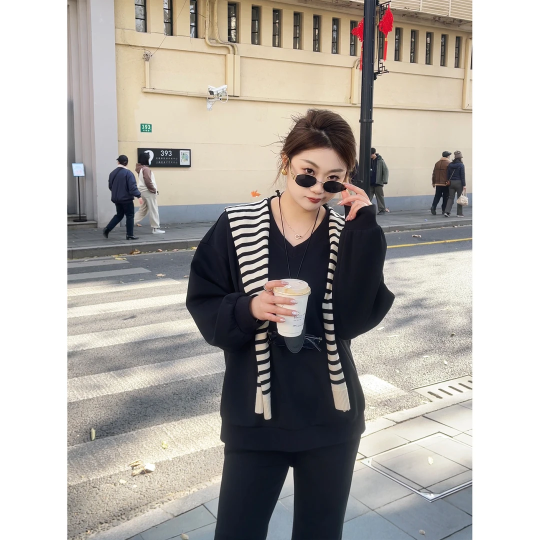 裂渡宣宣【尽显身材】微胖大码女春V领卫衣+微喇休闲裤套装ZY502A20