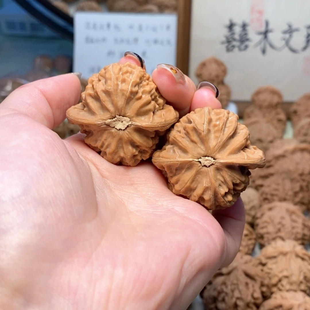凌***臣把件文玩核桃1111111111111111