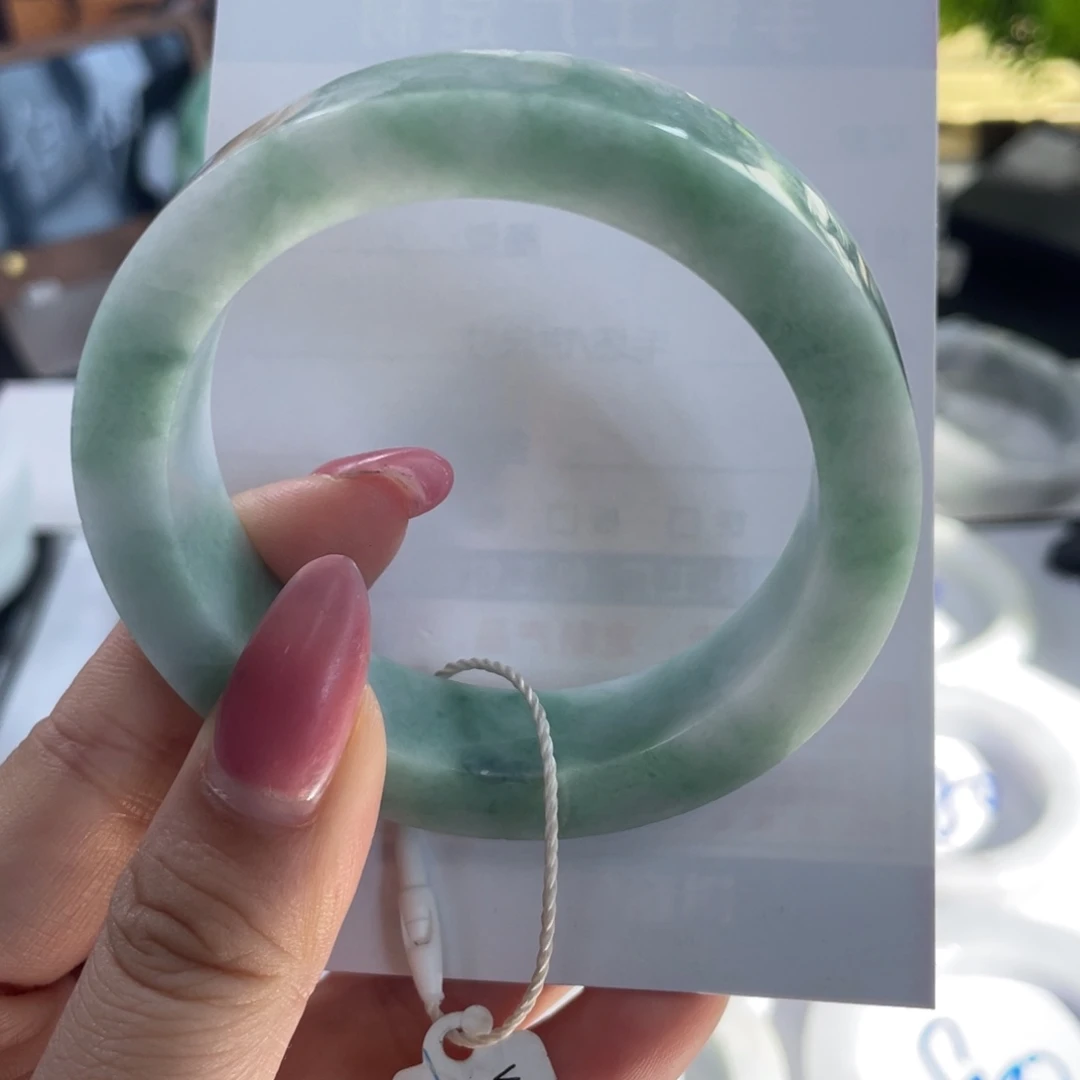 定制翡翠未镶嵌手镯基地质检发货