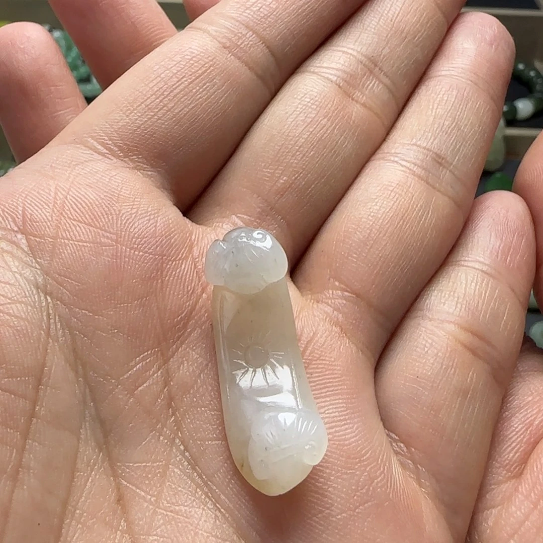 和田玉未镶嵌颈饰定制