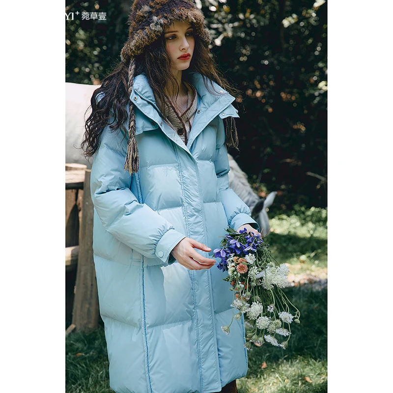 菀壹2025冬季新款浅蓝色连帽羽绒保暖中长款外套女Y08911559