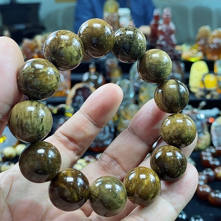 琥珀颈饰未镶嵌一