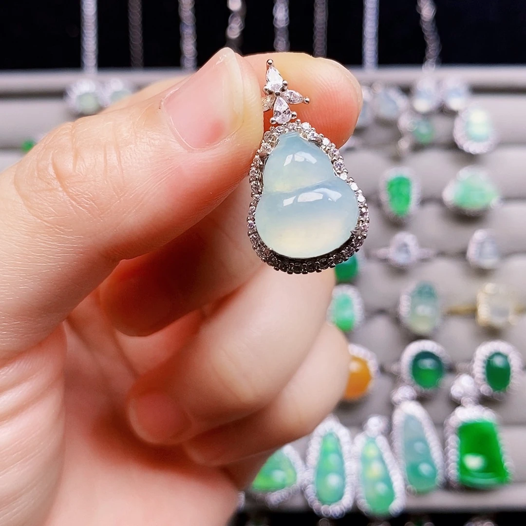 翡翠银S925镶嵌颈饰葫芦