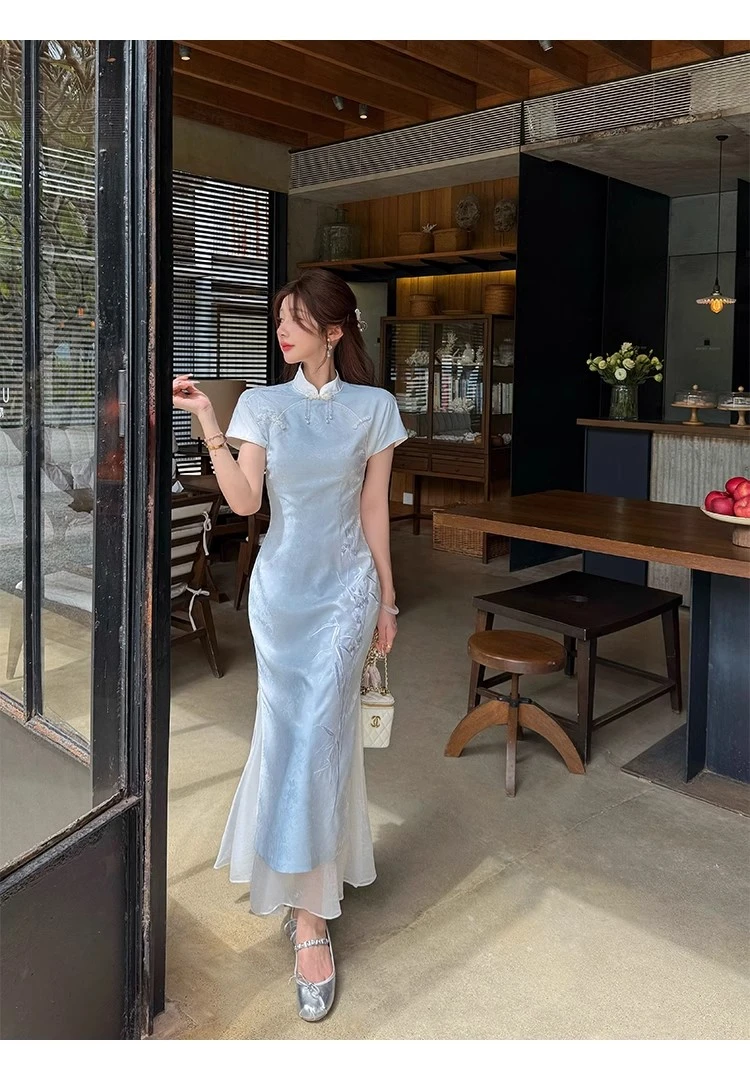 2025春夏新款蓝色新中式晕染蓝提花收腰刺绣修身显瘦改良旗袍裙