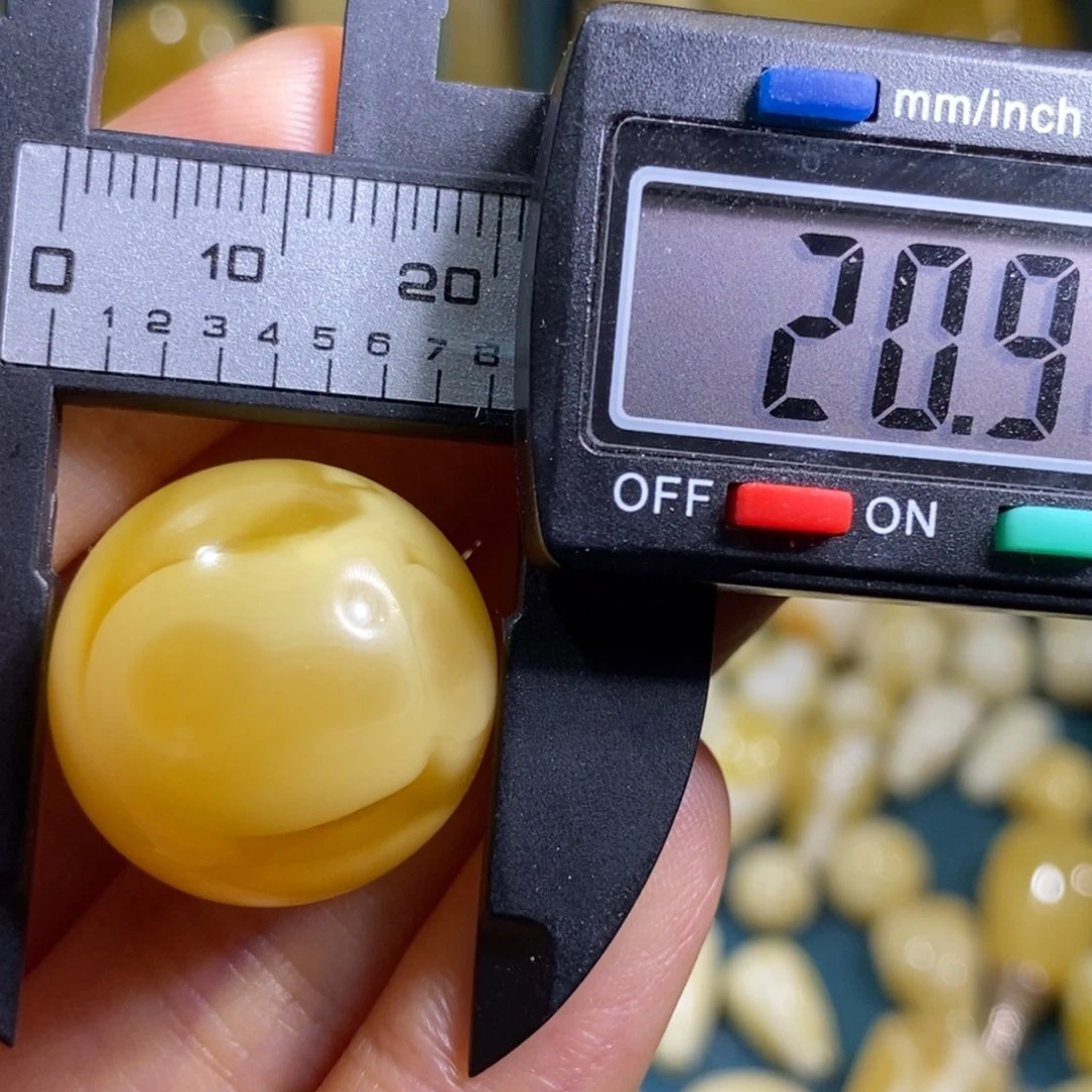 蜜蜡未镶嵌裸石配饰