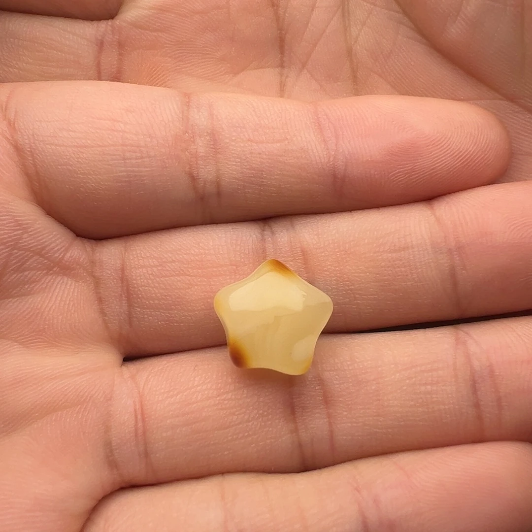 蜜蜡未镶嵌颈饰星星（打孔不退换）