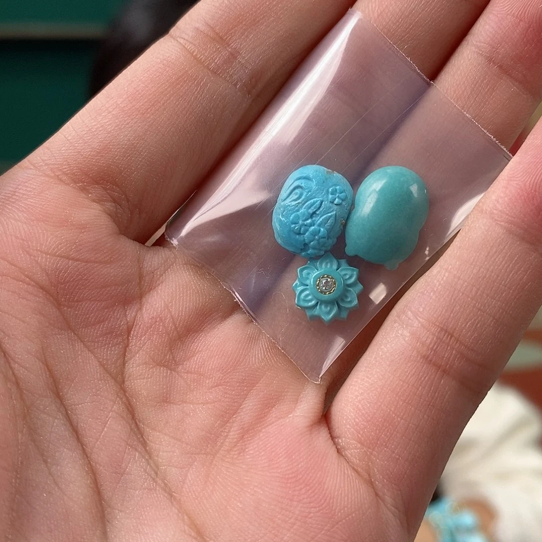 绿松石未镶嵌珠宝奇石