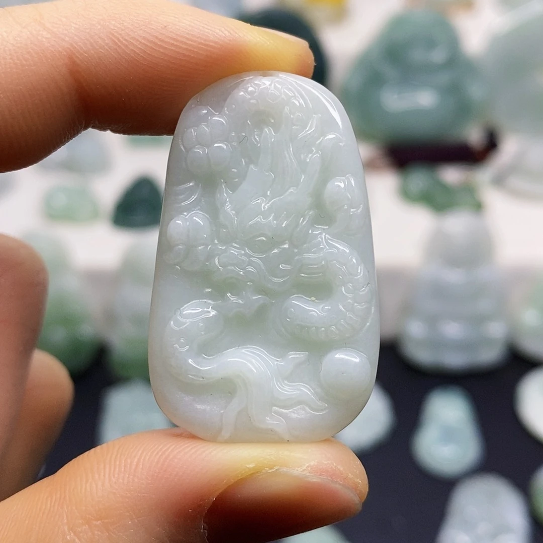 翡翠颈饰未镶嵌吊坠