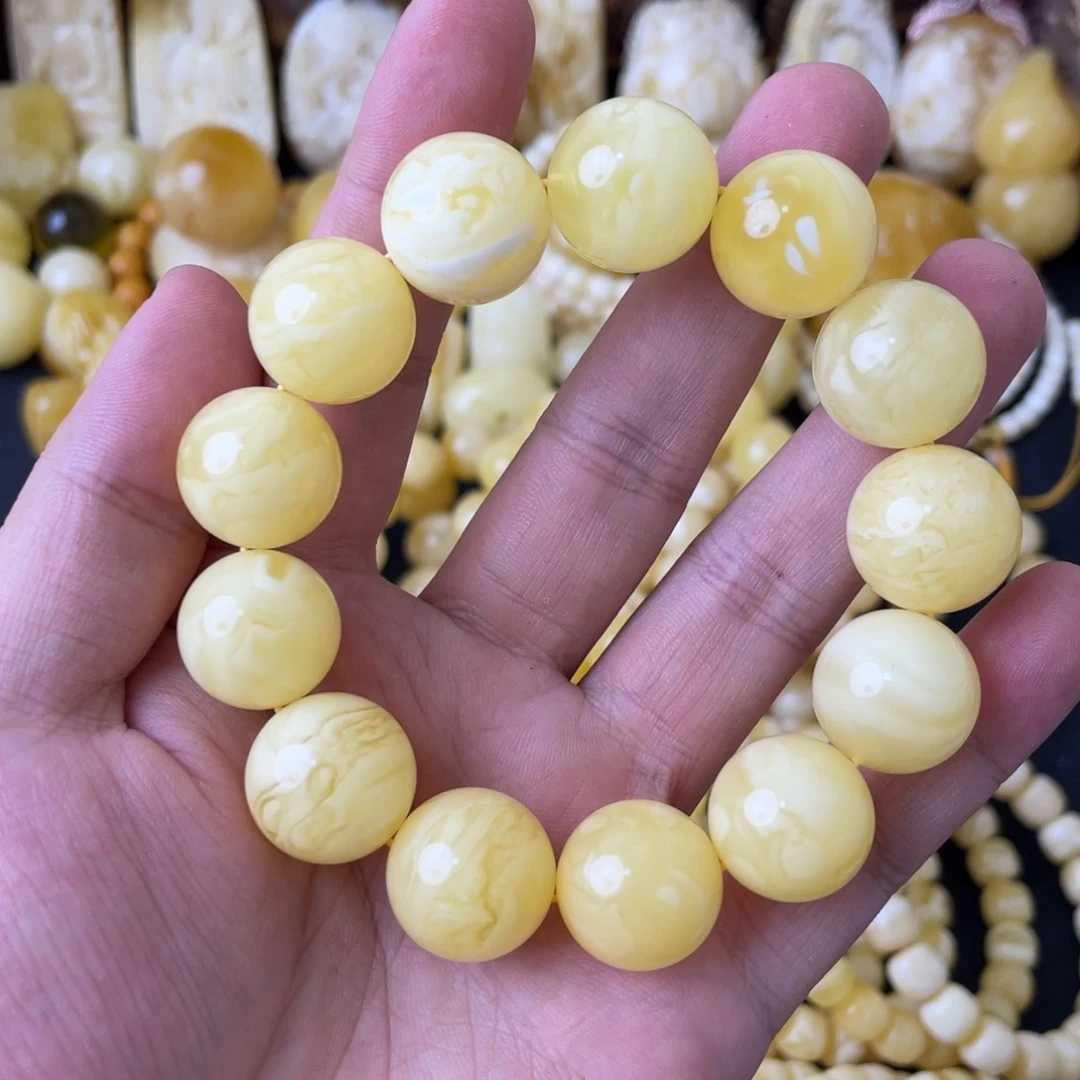 未镶嵌琥珀手串17+俄料妖白花蜡圆珠手串（微瑕）