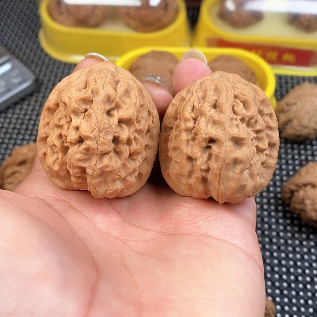 文玩核桃把件38尺平古霸王全品46克