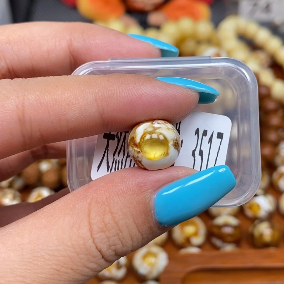 蜜蜡未镶嵌珠宝奇石3517