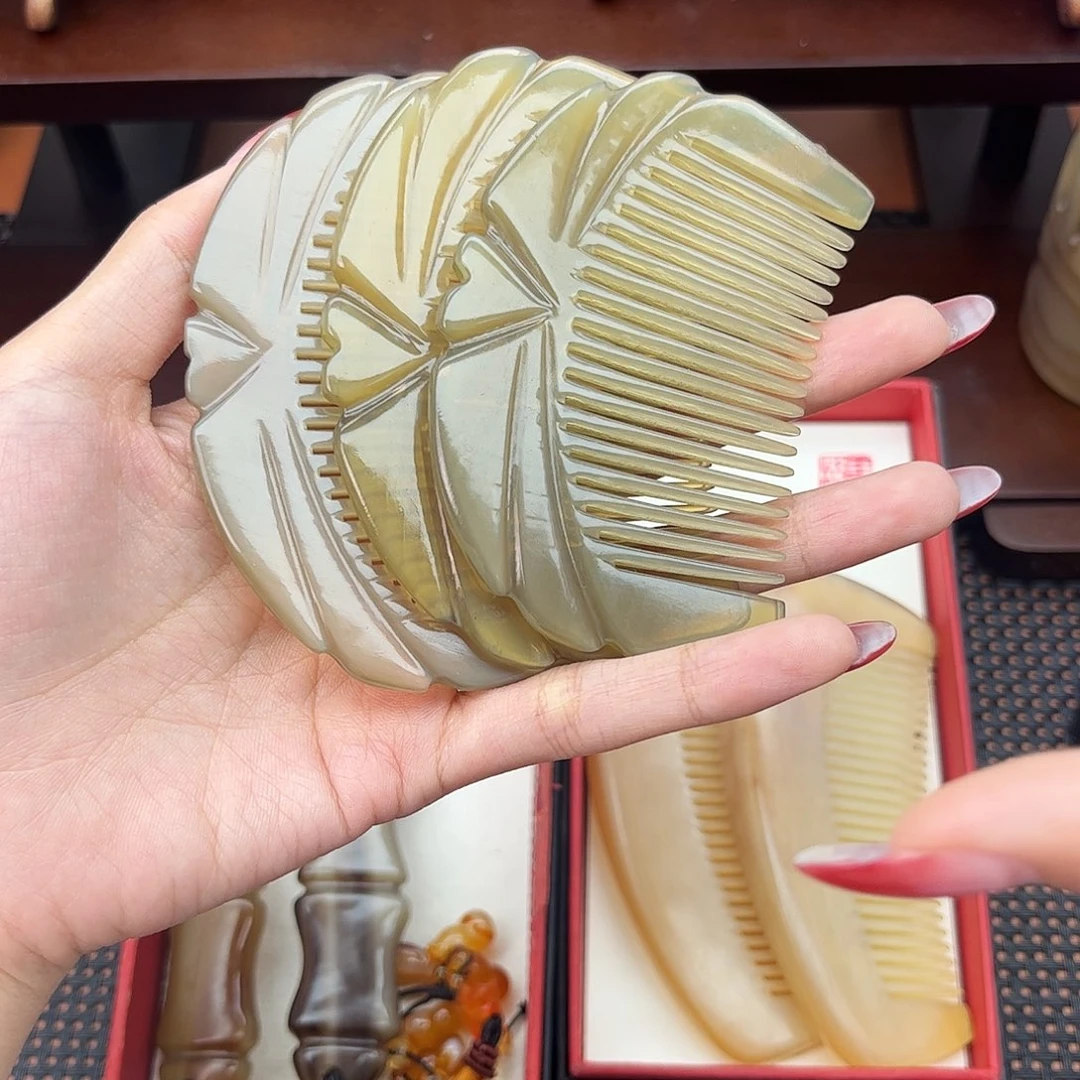 纯手工制作纯牛角梳子