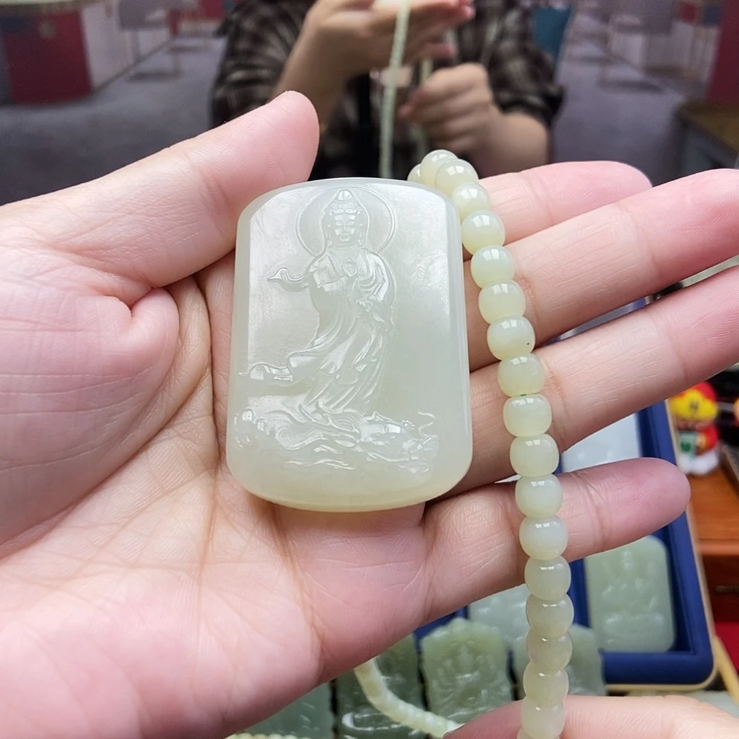 和田玉颈饰未镶嵌环*