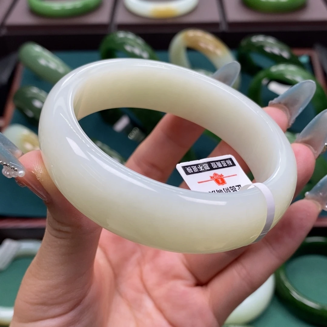 和田玉未镶嵌手镯6061