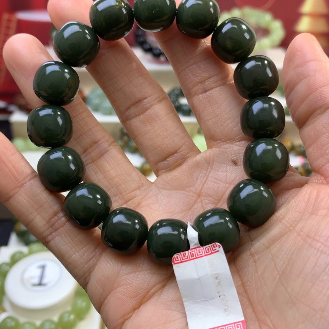 凯***旋和田玉未镶嵌手链