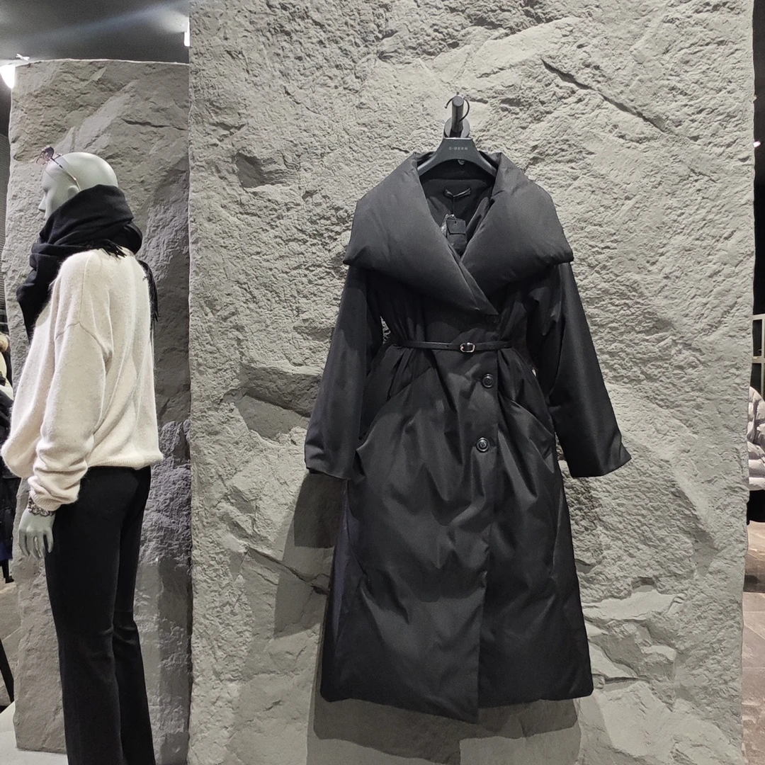 圣迪奥女装冬季轻奢大被子时尚百搭设计休闲师羽绒服S21482422