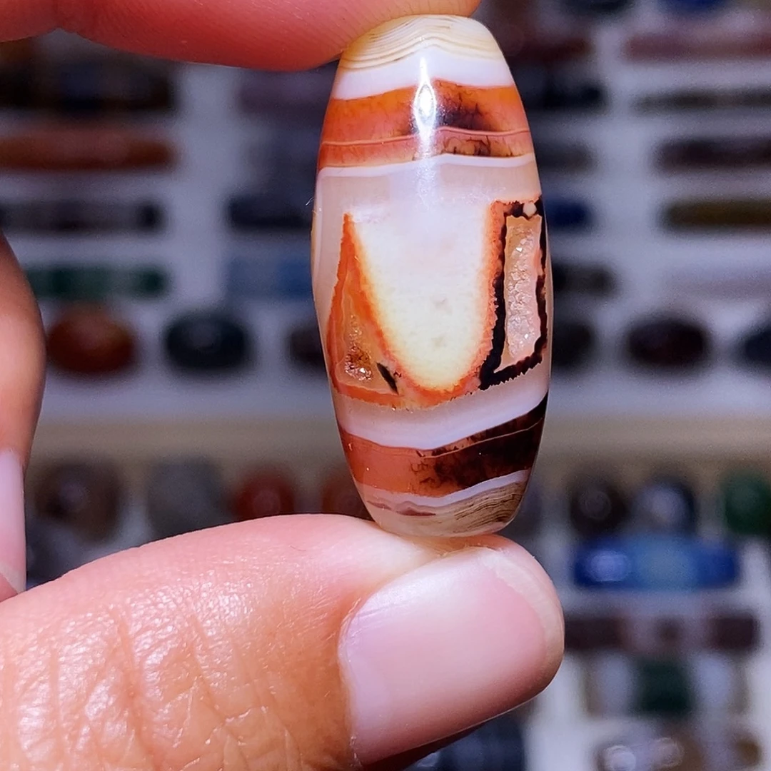 琥珀未镶嵌吊坠……