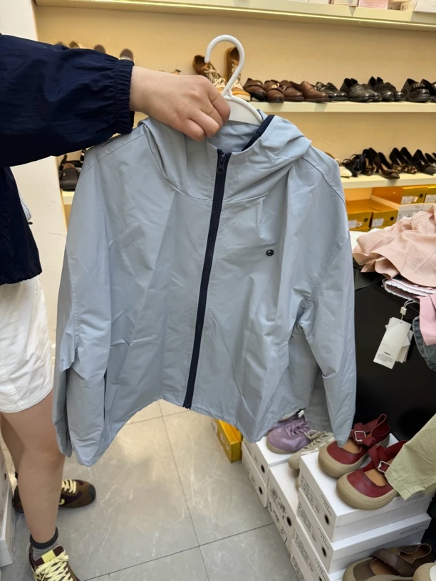 女装连帽时尚轻薄百搭户外休闲防晒外套蓝色