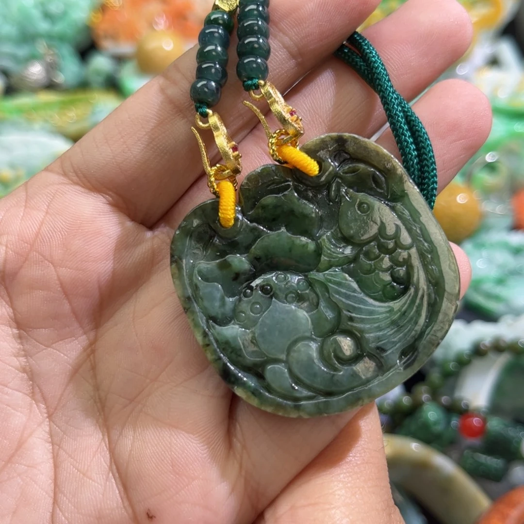 翡翠未镶嵌颈饰待编款