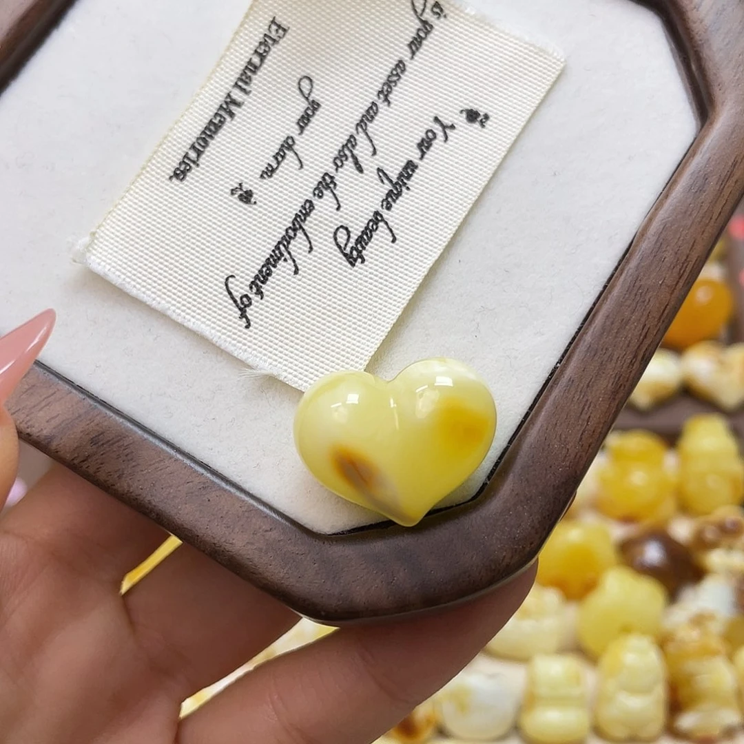 琥珀未镶嵌珠宝奇石