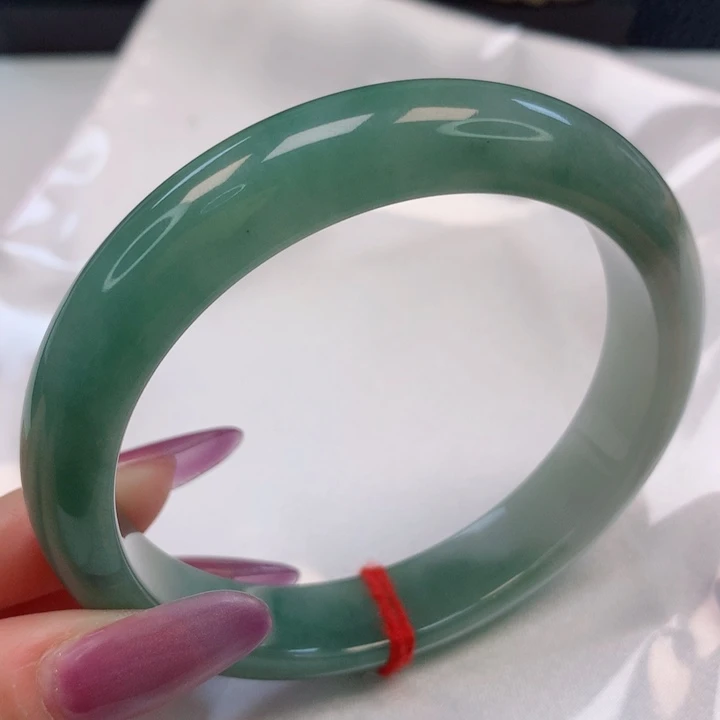 翡翠手镯未镶嵌61圈