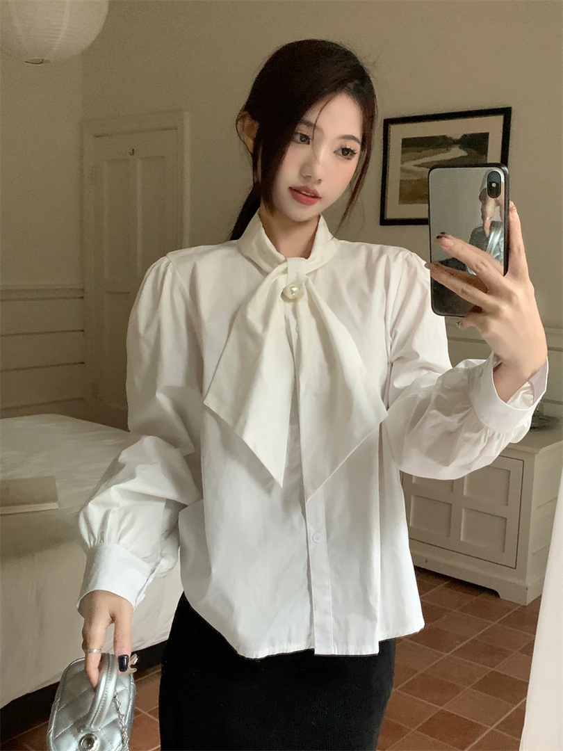 黑猫 《现货现发》2025洋气蝴蝶结飘带气质衬衣白色超仙长袖衬衫衣