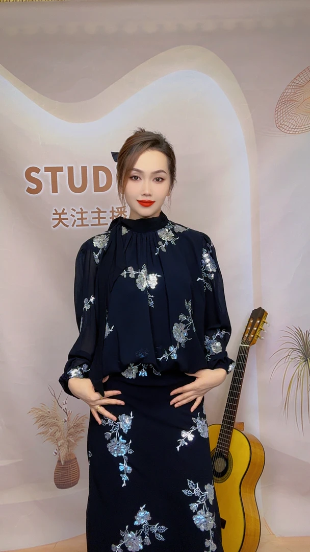 新疆包邮立领套头款印花圆领气质秋季套装
