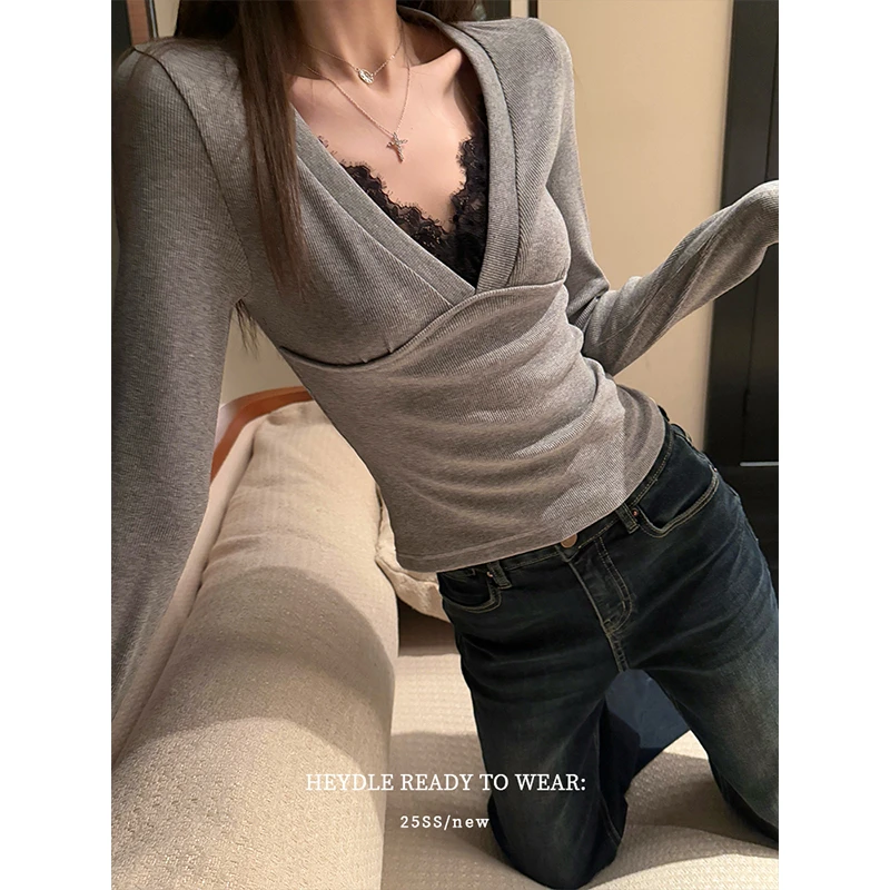 黑豆哼哼 叠搭心机*V领蕾丝拼接针织衫女春季新款修身显瘦t恤上衣