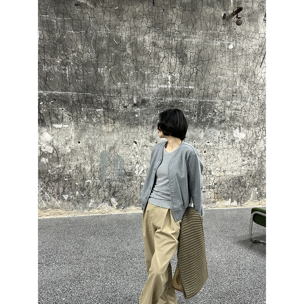 SHIIEELL轻法式v领单排按扣加绒小廓形卫衣开衫P9001