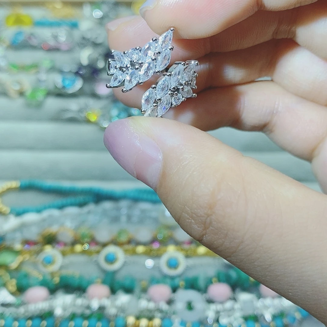 【闪购商品】银S925镶嵌耳饰托帕石