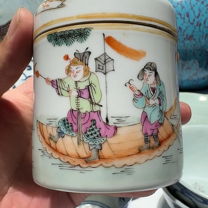 摆件粉彩人物故事盖罐