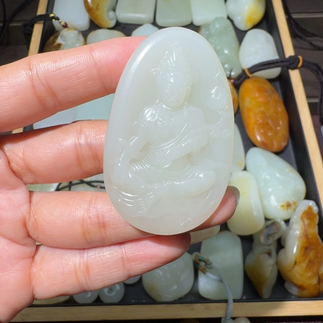 和田玉未镶嵌颈饰