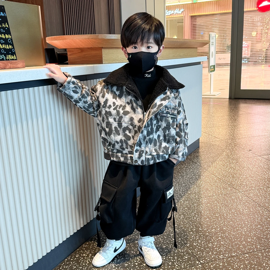 男童加厚外套秋冬装2025冬季新款儿童韩版帅气一体绒加绒豹纹衣服