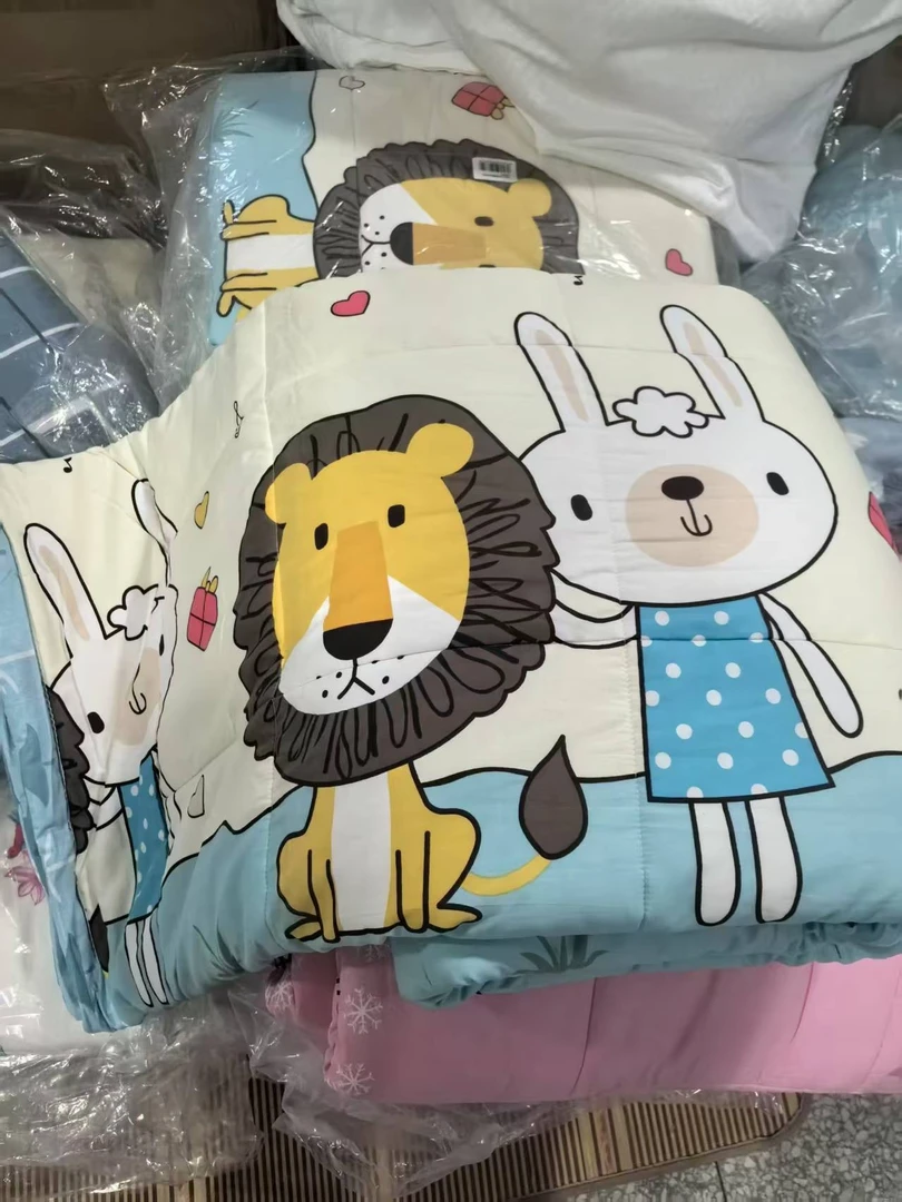《厚广家》3楼200×230小狮子和小兔子款全棉棉花被 发1张5斤