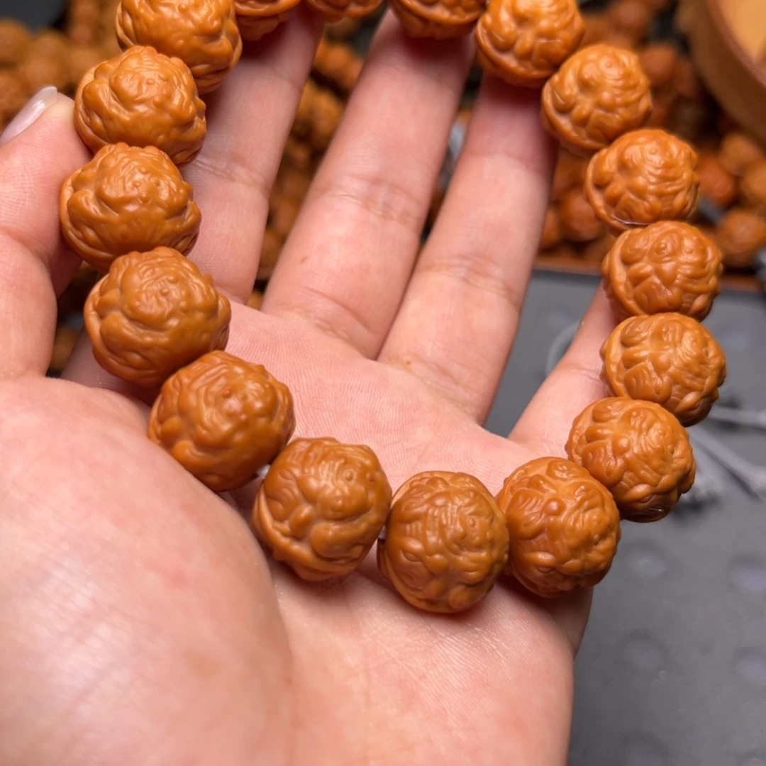 猴头核桃吊坠1.6尺寸，17颗蟾王