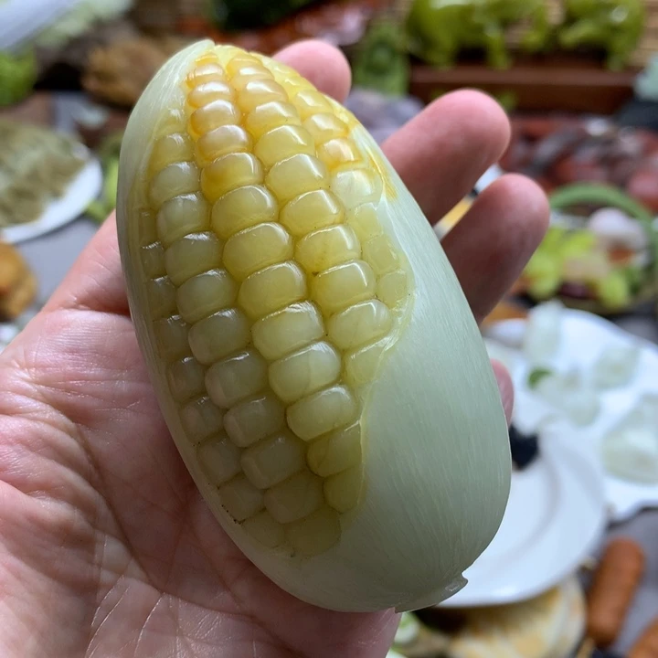 蛇纹石玉未镶嵌摆件