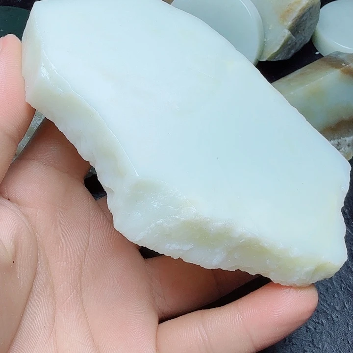 G***T未镶嵌和田玉（糖玉）珠宝奇石