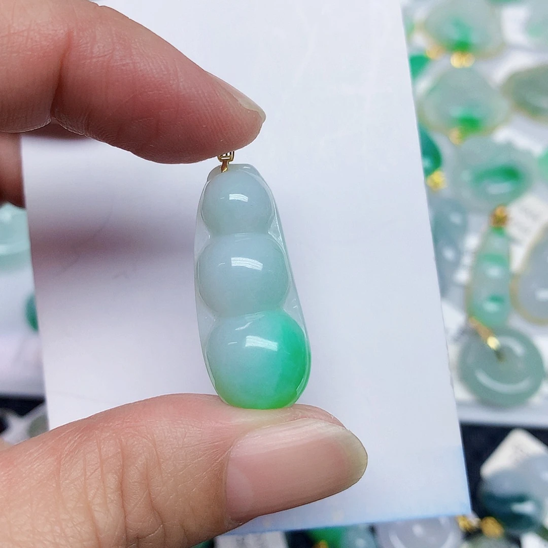 翡翠未镶嵌颈饰345798