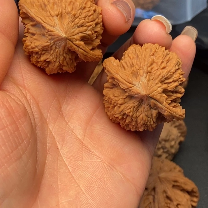 励***陌文玩核桃吊坠满天星