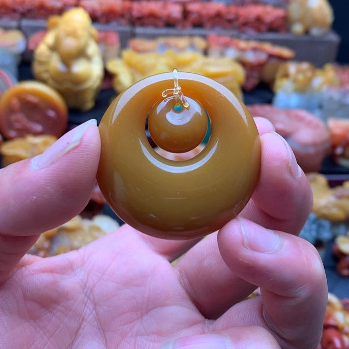 石英质玉（黄龙玉）黄龙玉平安扣未镶嵌龙**主