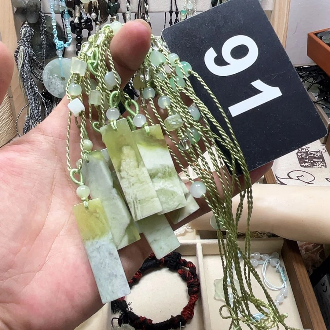 蛇纹石玉合金颈饰