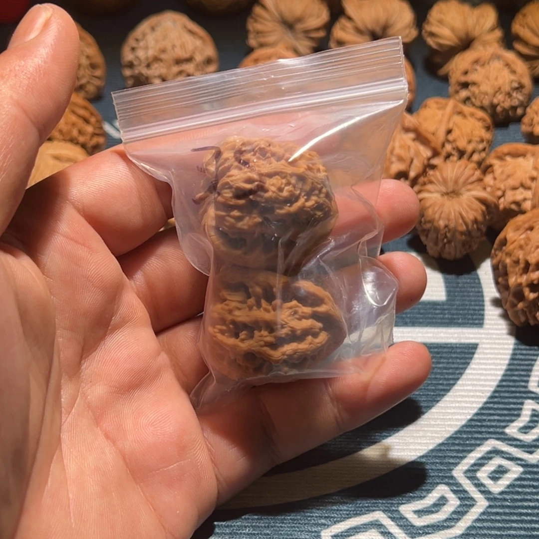 我****文玩核桃吊坠如花