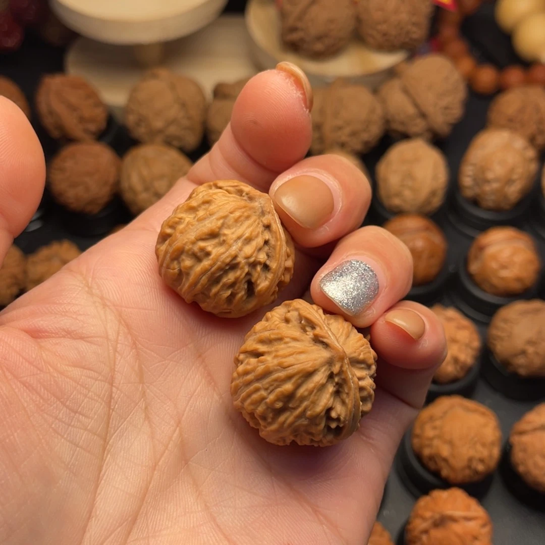 谷**.文玩核桃好可爱