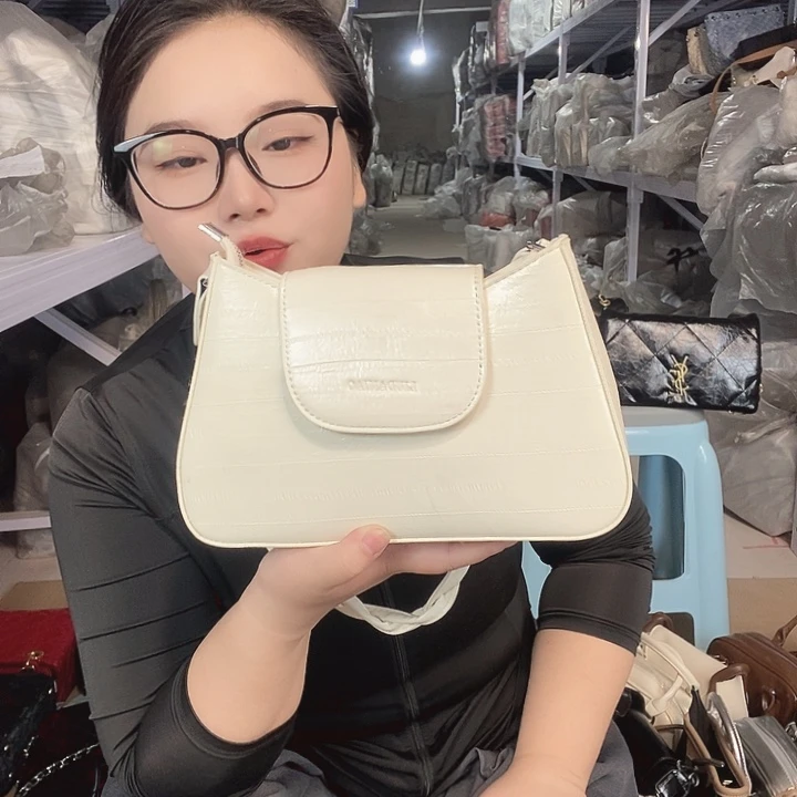 PU黄牛皮（革）PVC时尚潮流时尚