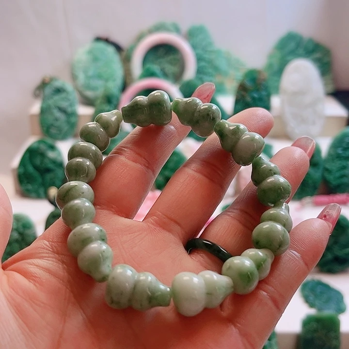 未镶嵌独山玉手链