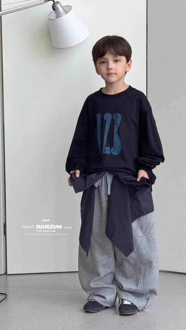 星玺童装。6035。 新款字母T