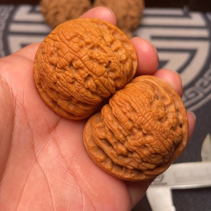 文玩核桃把件秦岭核桃15