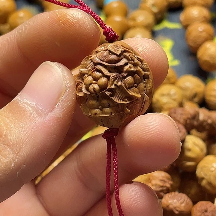 大桃核雕刻事事如意dan zi