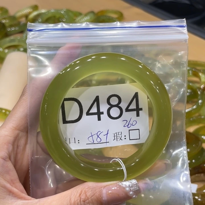未镶嵌蛇纹石玉手镯你***么